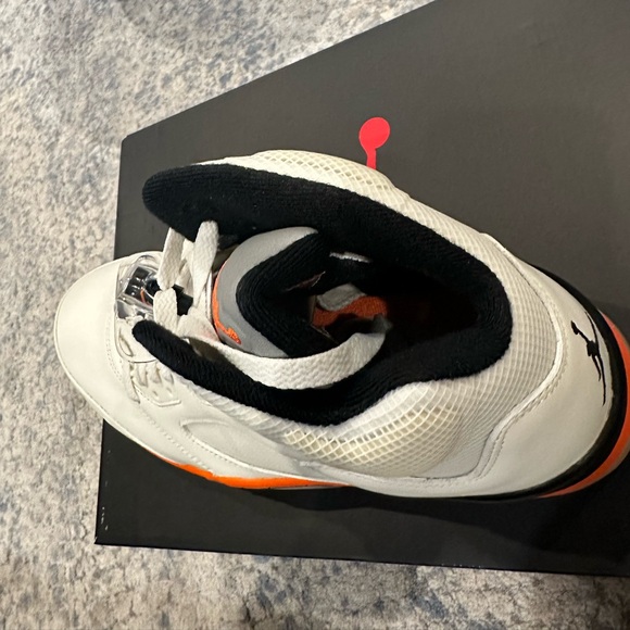 Brand new retro jordan 5 shattered backboard - Picture 3 of 4